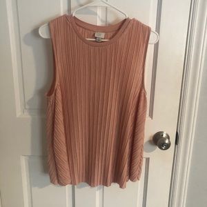 Super cute flowy tank!